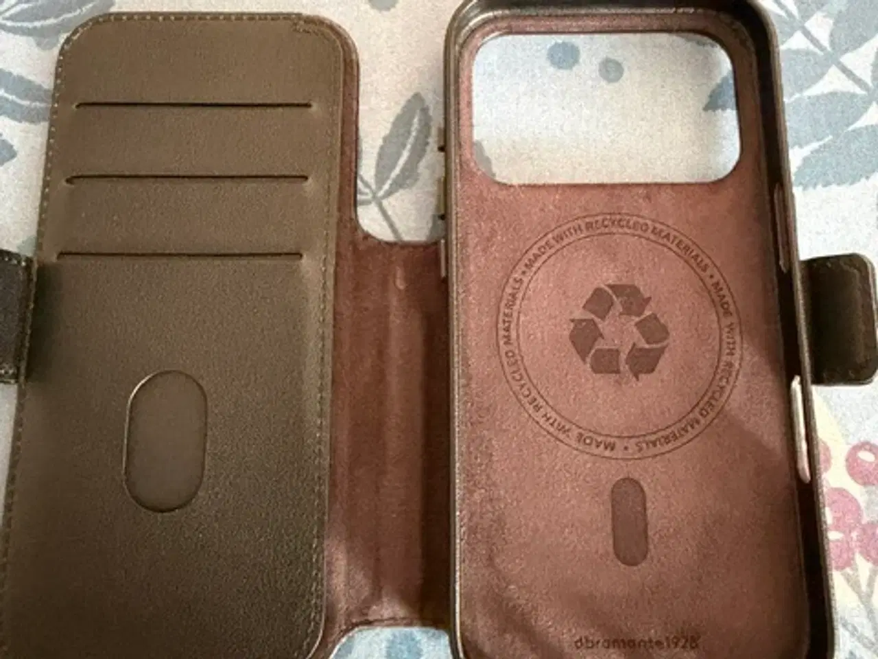 Billede 2 - dbramante1928 sort læder cover til Iphone 17 Pro