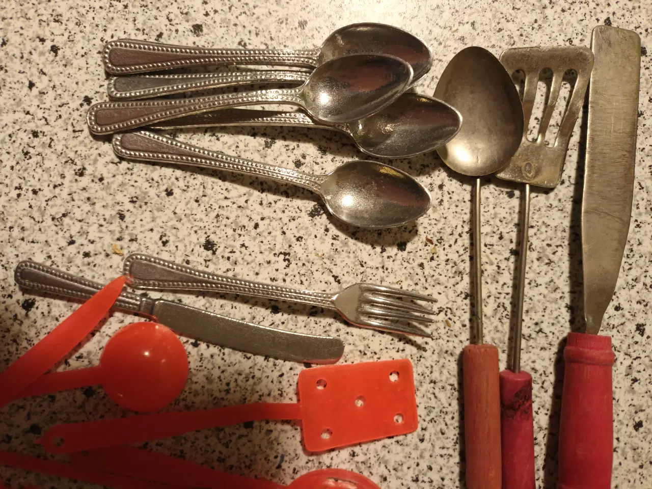 Billede 4 - Dukke-kaffestel, gryder og bestik