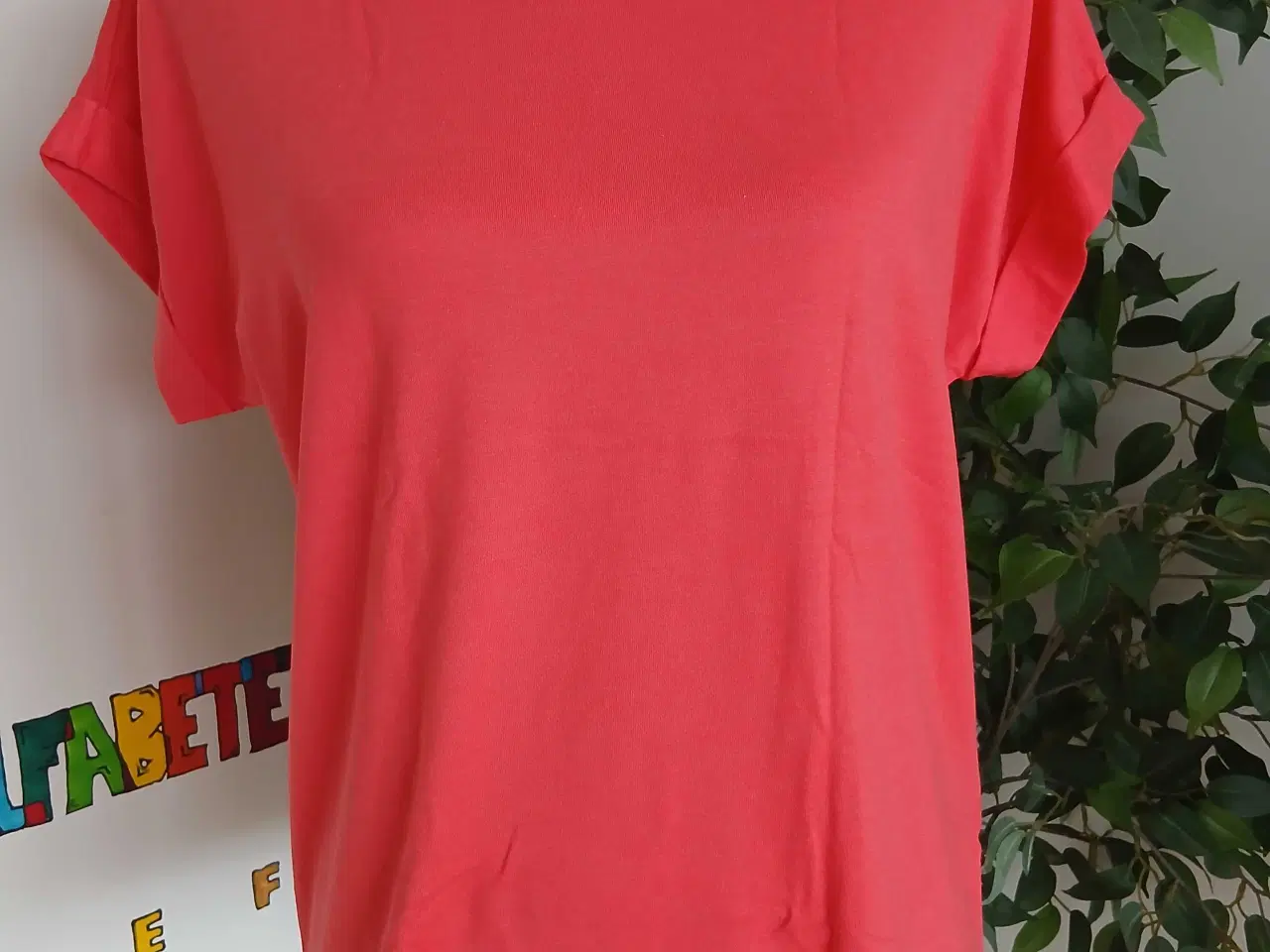 Billede 1 - Top. Only. Small/36