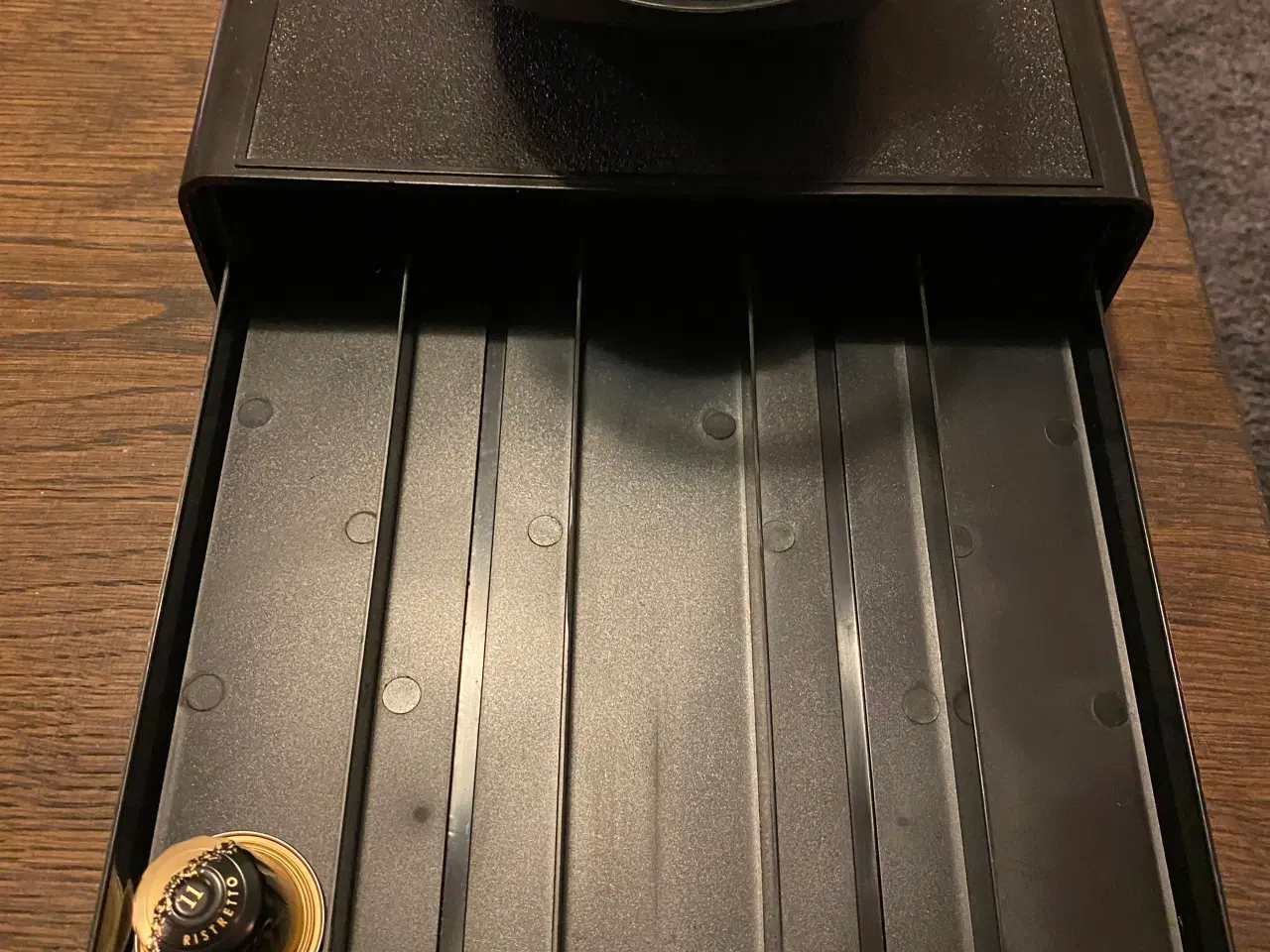 Billede 6 - Nespresso Inissia Kapselmaskine - råhvid med skuff