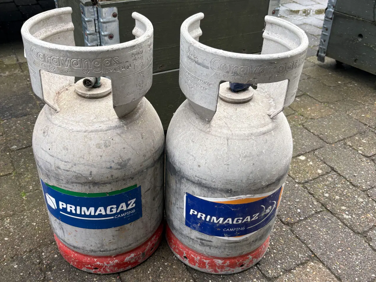 Billede 2 - 2 stk alu gasflasker den helt fyldt med gas