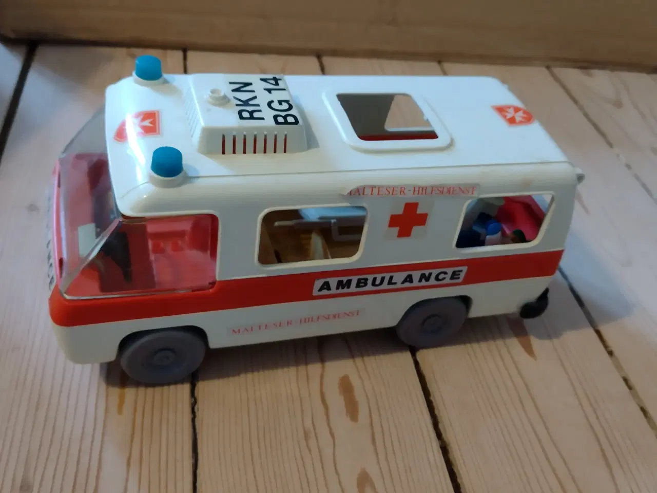 Billede 1 - Playmobil ambulance sælges
