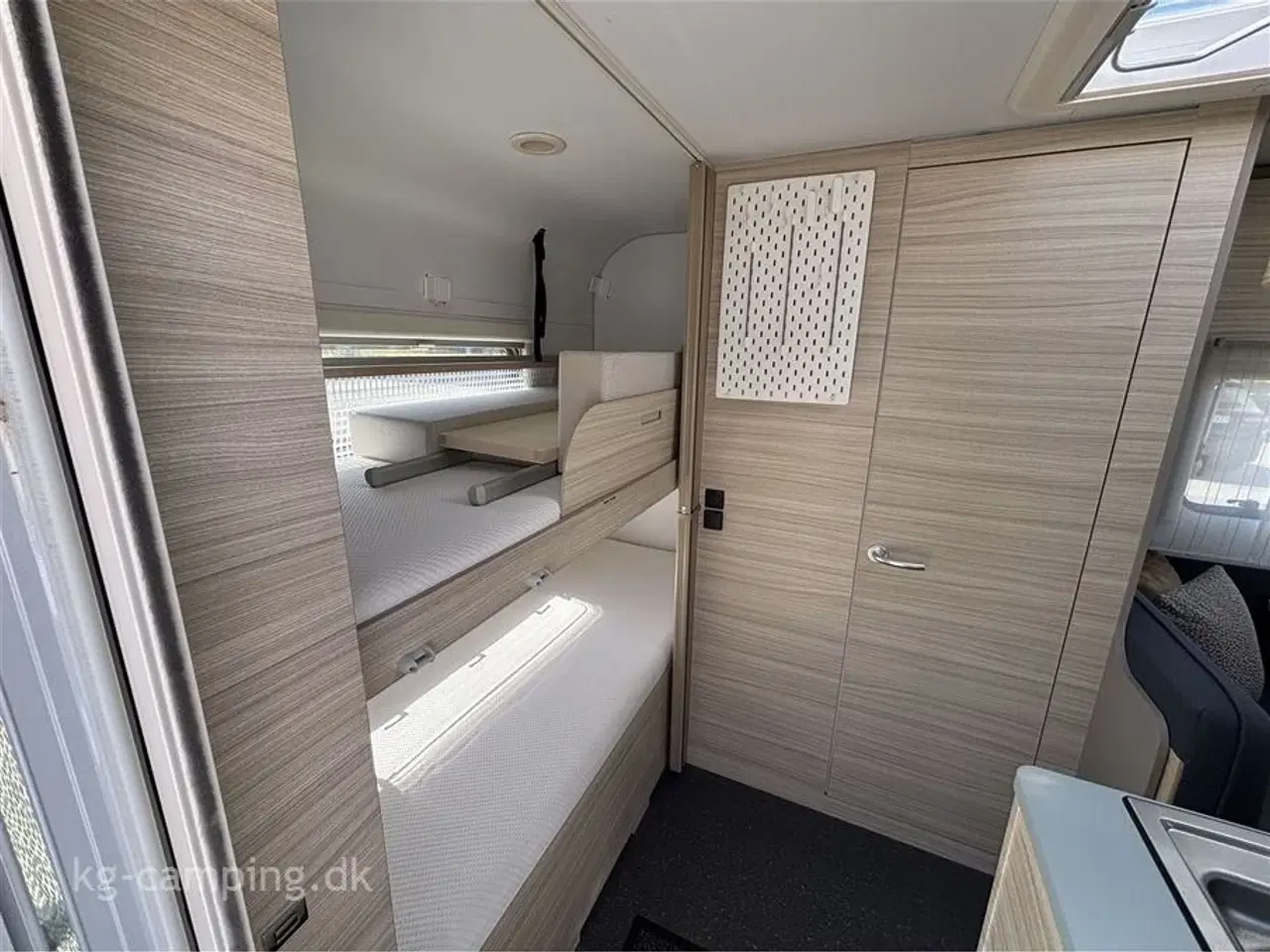 Billede 5 - 2022 - Adria Altea 542 PK   Familievogn med køjer og moderne indretning