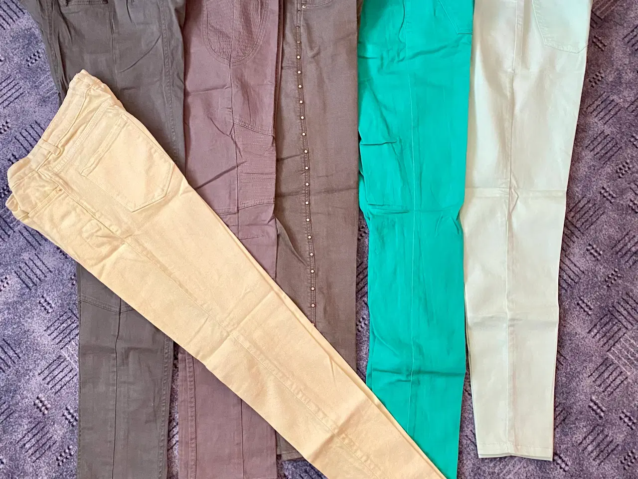 Billede 4 - Diverse bukser i mange farver 