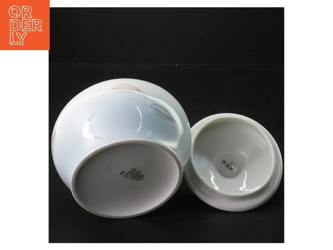 Billede 3 - Hvid porcelænssukkerskål med låg fra B&G (str. 11 cm i diameter)