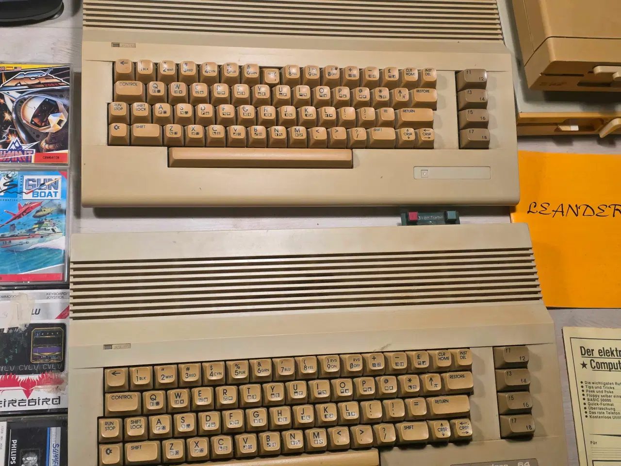 Billede 2 - 2 Commodore 64, Spil og Tilbehør
