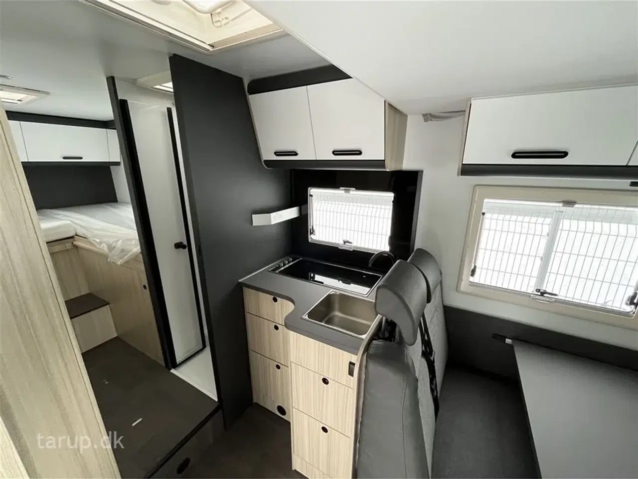 Billede 10 - 2026 - Sun Living S 75 SL Aut. 165 HK   KAMPAGNEPAKKE – ALT DETTE FÅR DU MED! 🚐✨ - 165 hk med automatgear, Adaptiv fart pilot.......