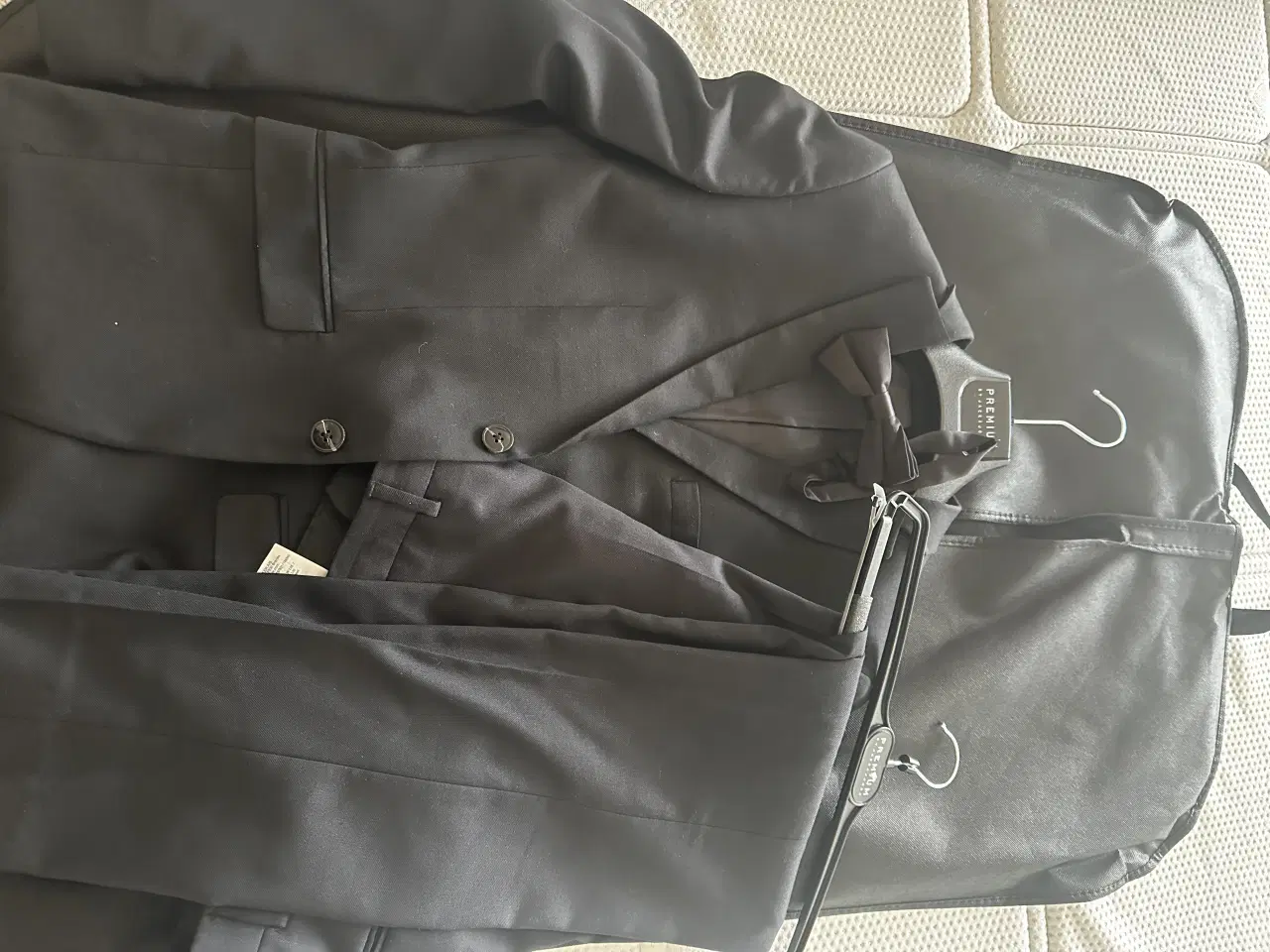 Billede 4 - Jakkesæt til konfirmation