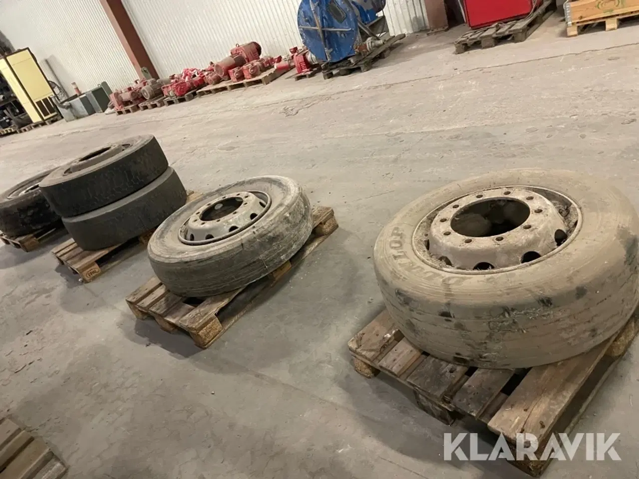 Billede 7 - Lastbils dæk 5 styk