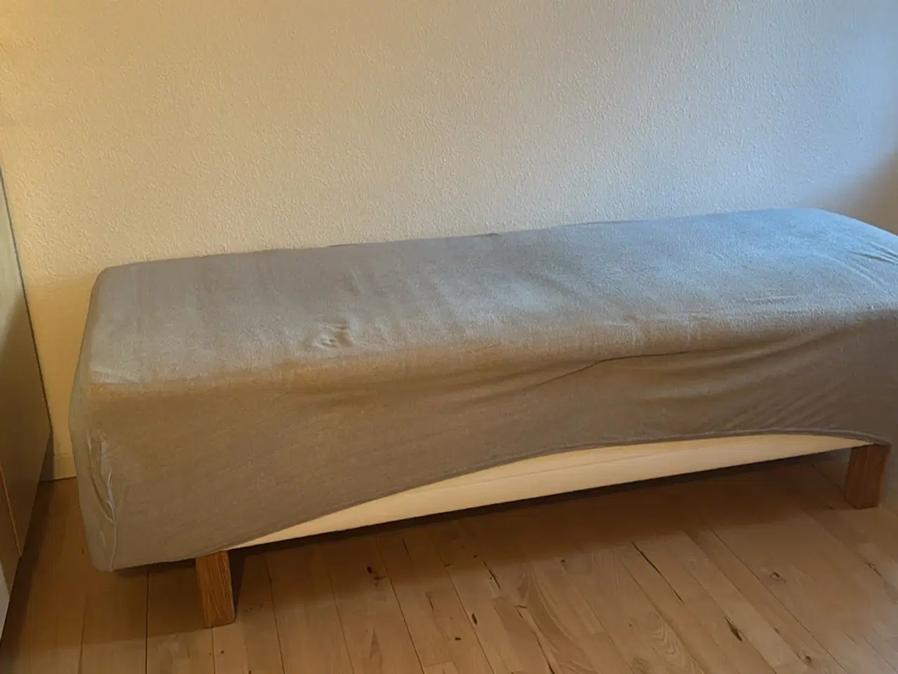 Billede 1 - Seng gis bort