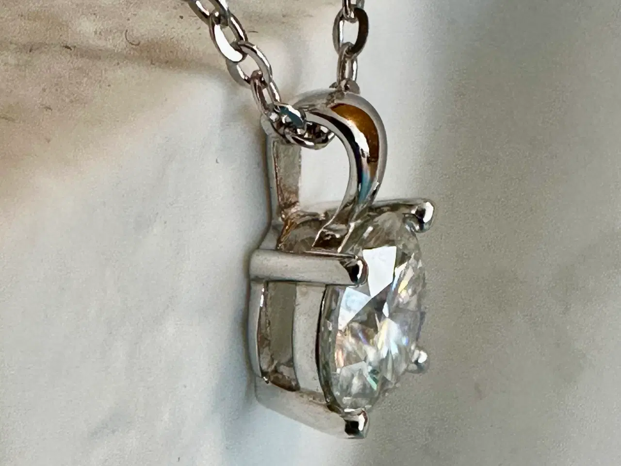 Billede 3 - Ubrugt sæt - halskæde og vedhæng af moissanite.