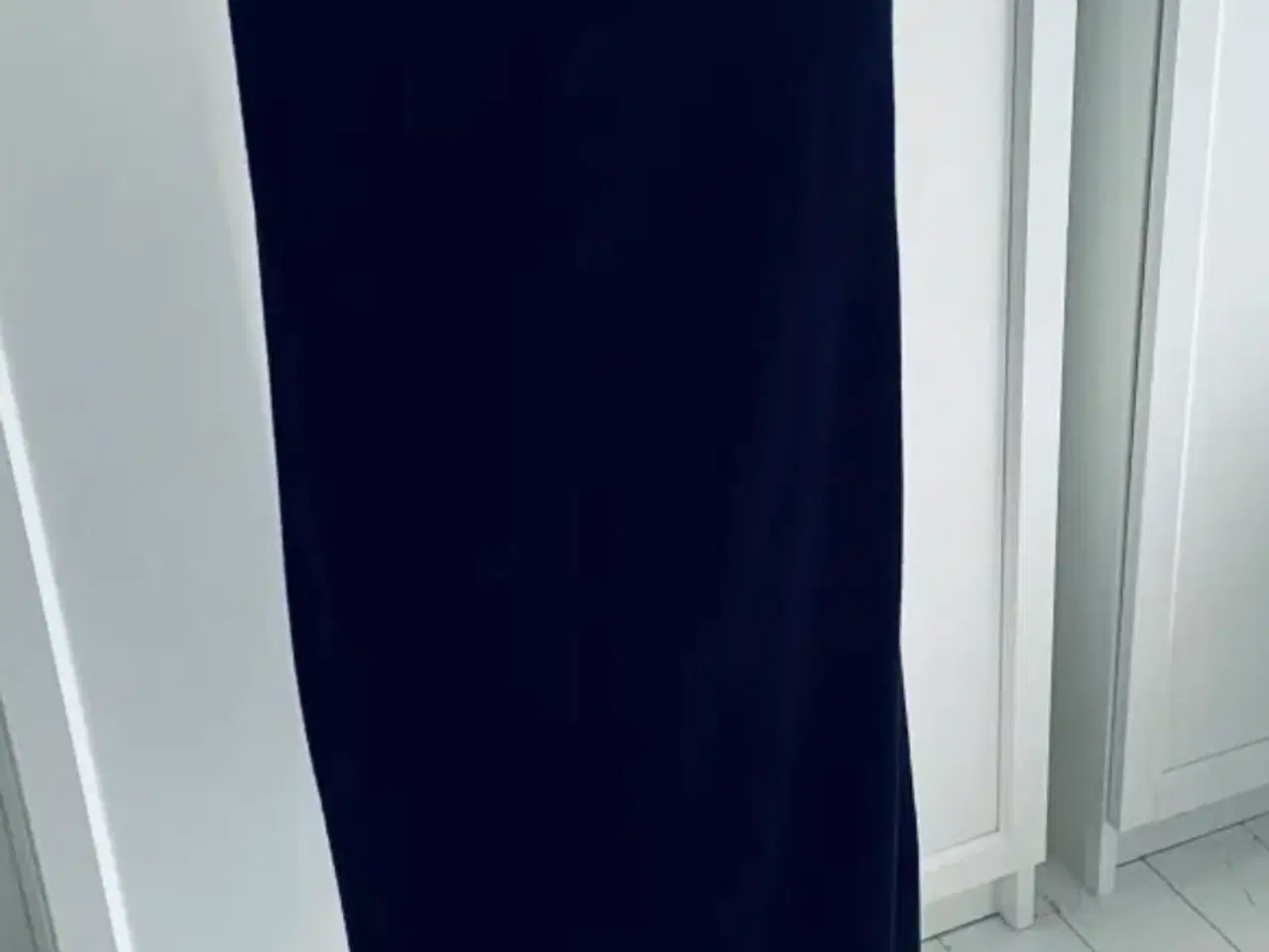Billede 3 - Gina tricot kjole i sort 