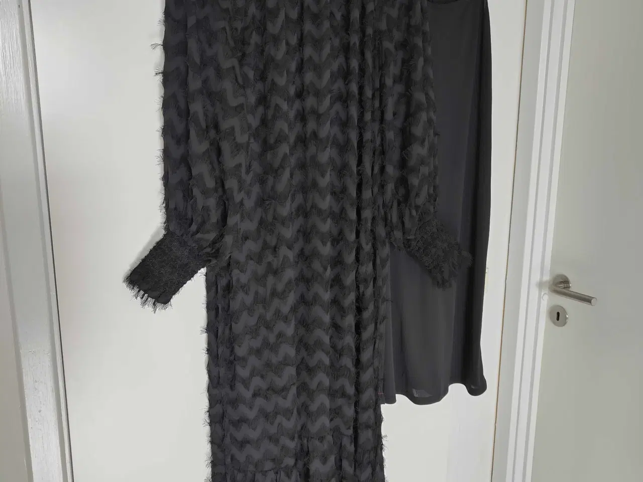 Billede 2 - Smuk Kjole Sælges 