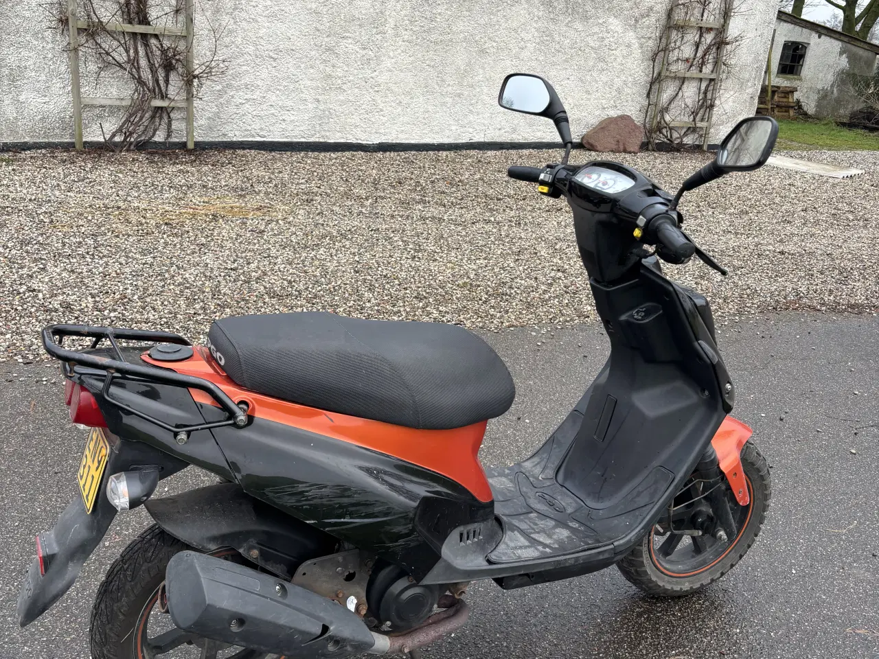 Billede 2 - PGO Hot 50 2takt Scooter orange og sort