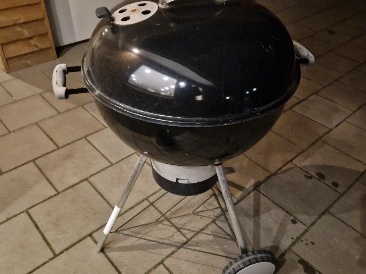 Billede 1 - Weber kulgrill brugt men ok