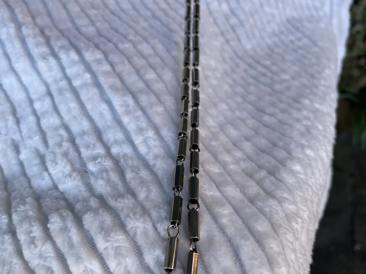 Billede 2 - Sølvfarvet halskæde