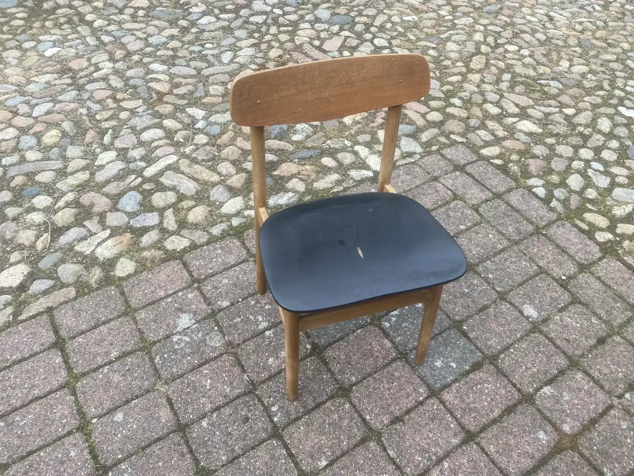 Billede 9 - Teak-træ Bord, Stole, Skænk/Skab