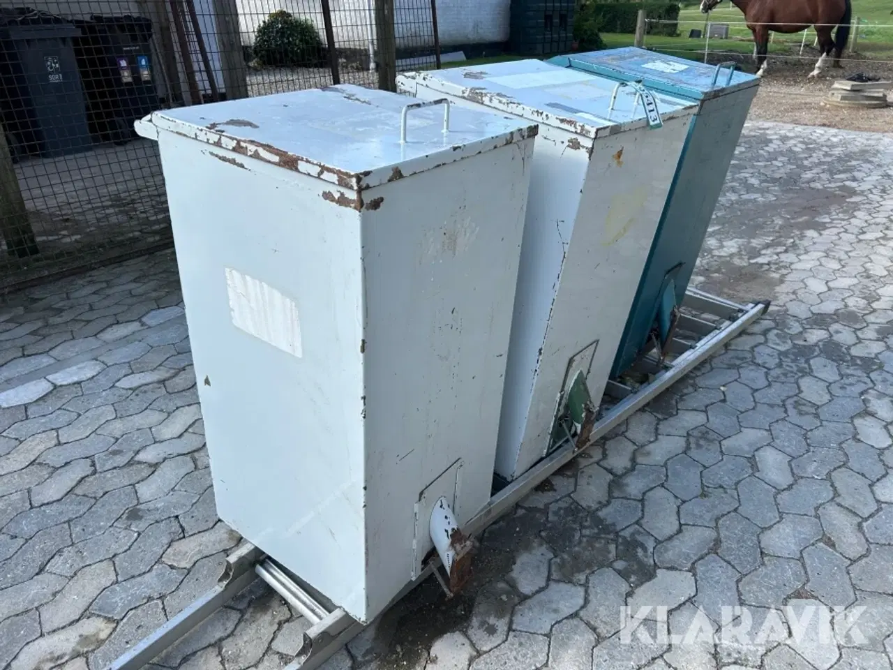 Billede 2 - Lukket beholder med hjul 3 styk