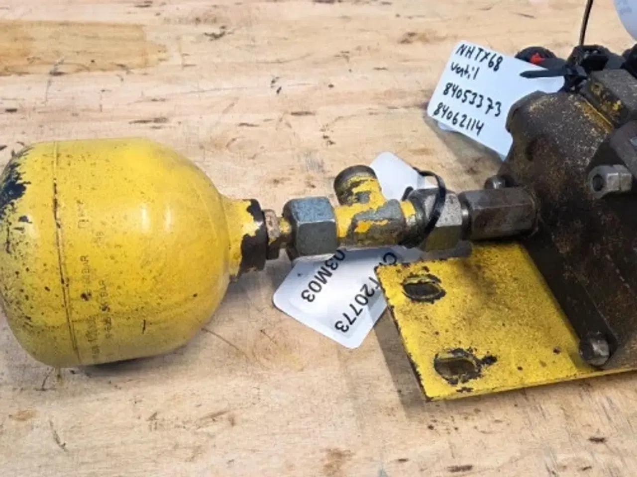 Billede 5 - New Holland TX68 Hydraulikventil 84023470