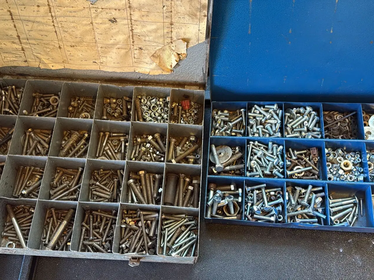 Billede 1 - 2 kasser diverse skruer, møtrikker og skiver