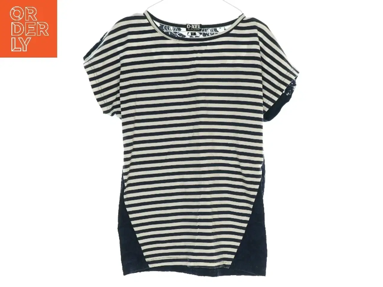 Billede 1 - T shirt fra D-Xel (Str. 12 år)