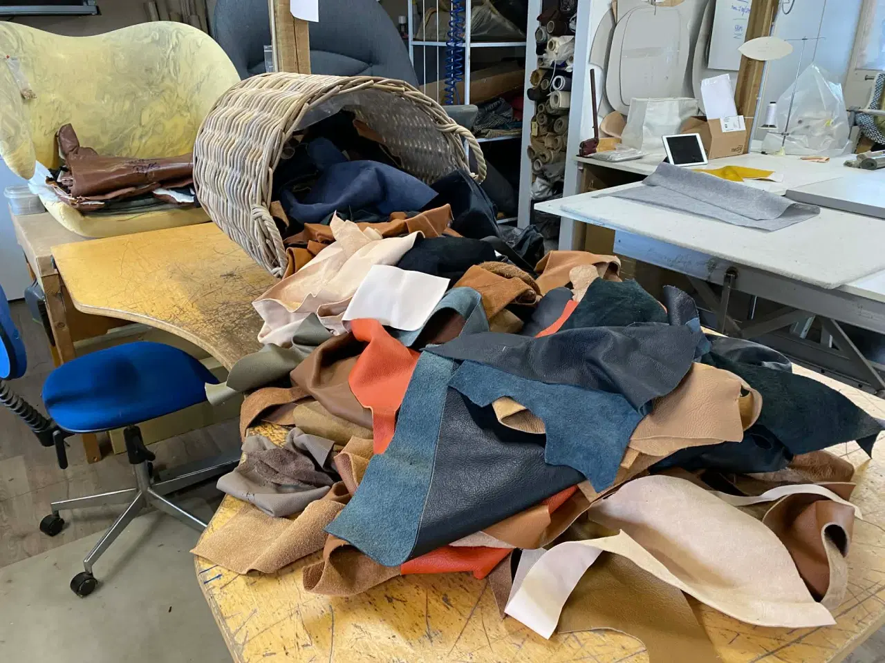 Billede 1 - Læder rester fra møbelpolstring