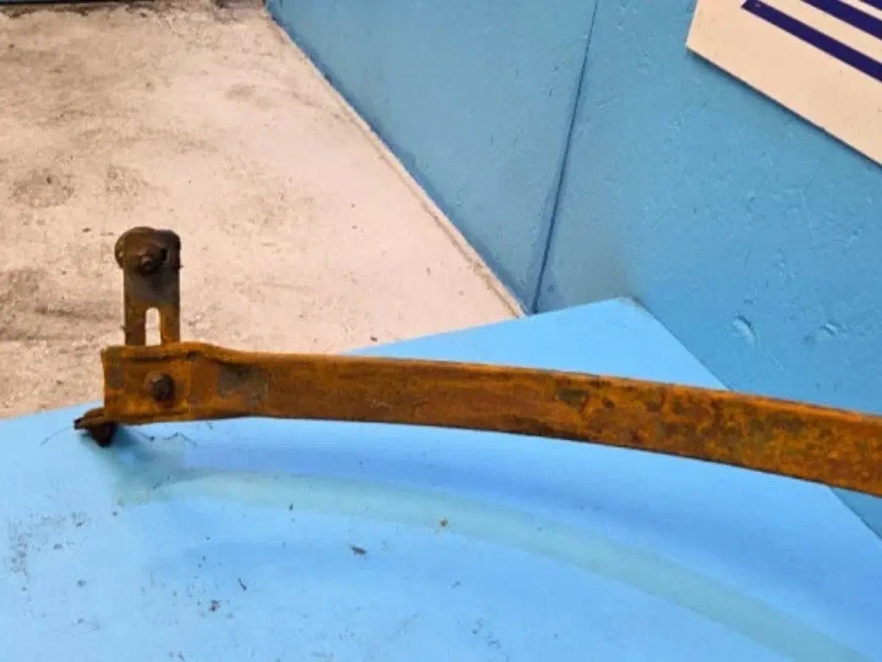 Billede 9 - Case Maxxum 150 Hjulskærm Beslag R.  47802224