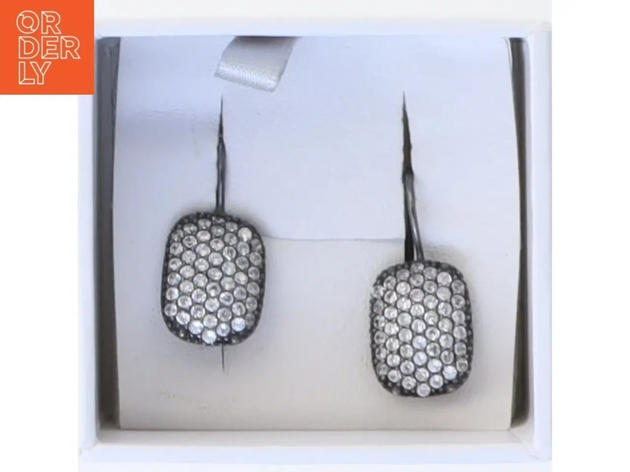 Billede 1 - Dyrber kærn. Øreringe med krystal (str. 2,5 cm)