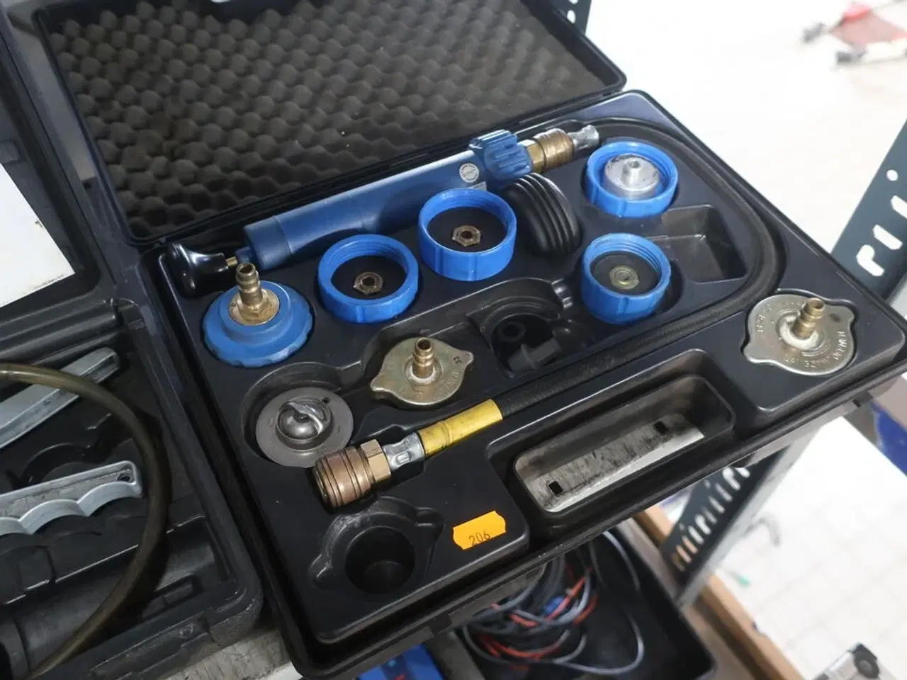 Billede 3 - 2 stk. specialværktøj