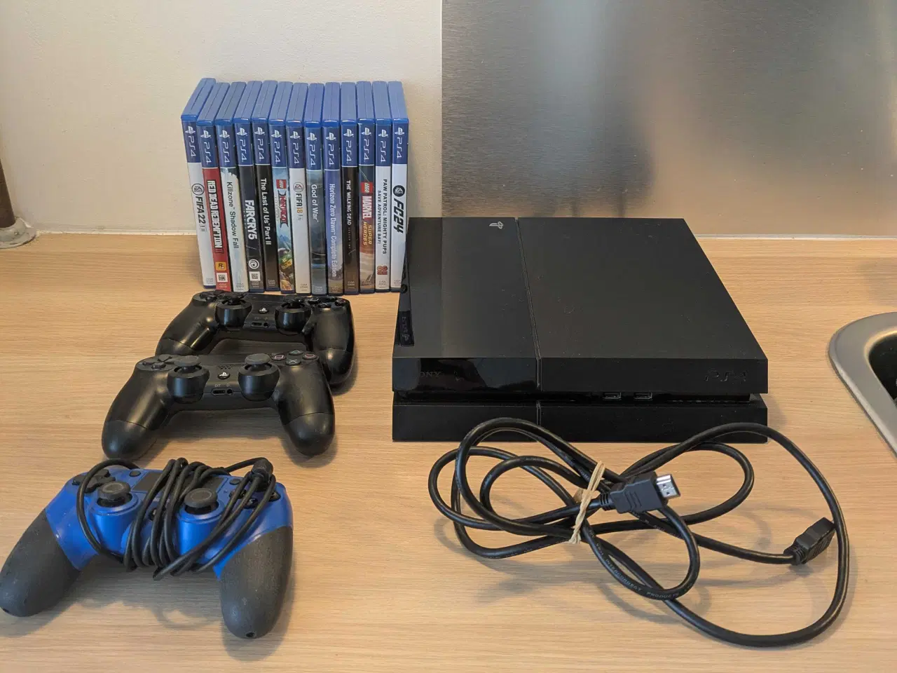 Billede 1 - PlayStation 4, med 3 controller + 13 spil