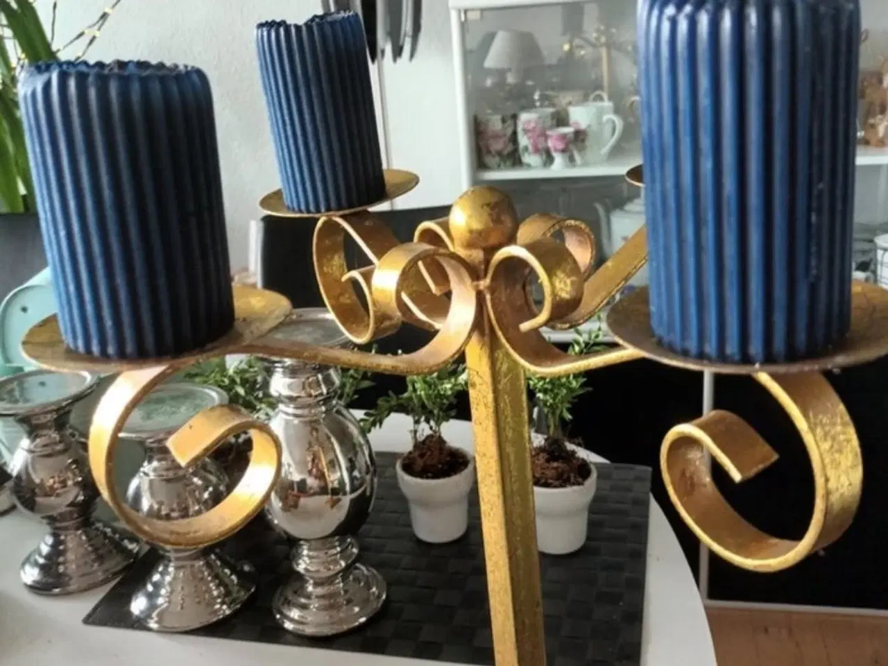 Billede 1 - FYRFADSTAGE, FLOT GULD BLOK/FYRFADSTAGE 39 CM HØJ