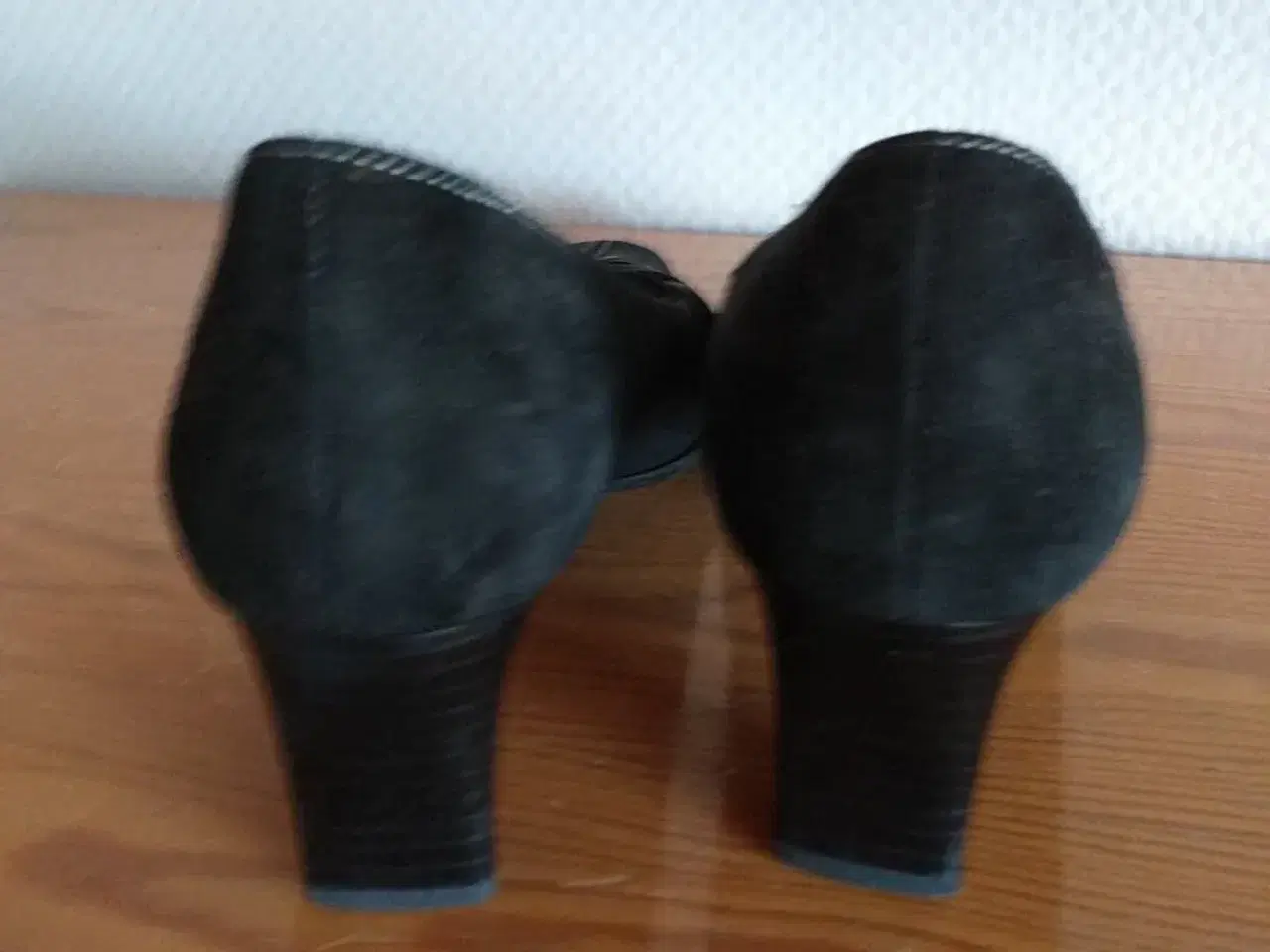 Billede 3 - Gabor sorte sko med hæl