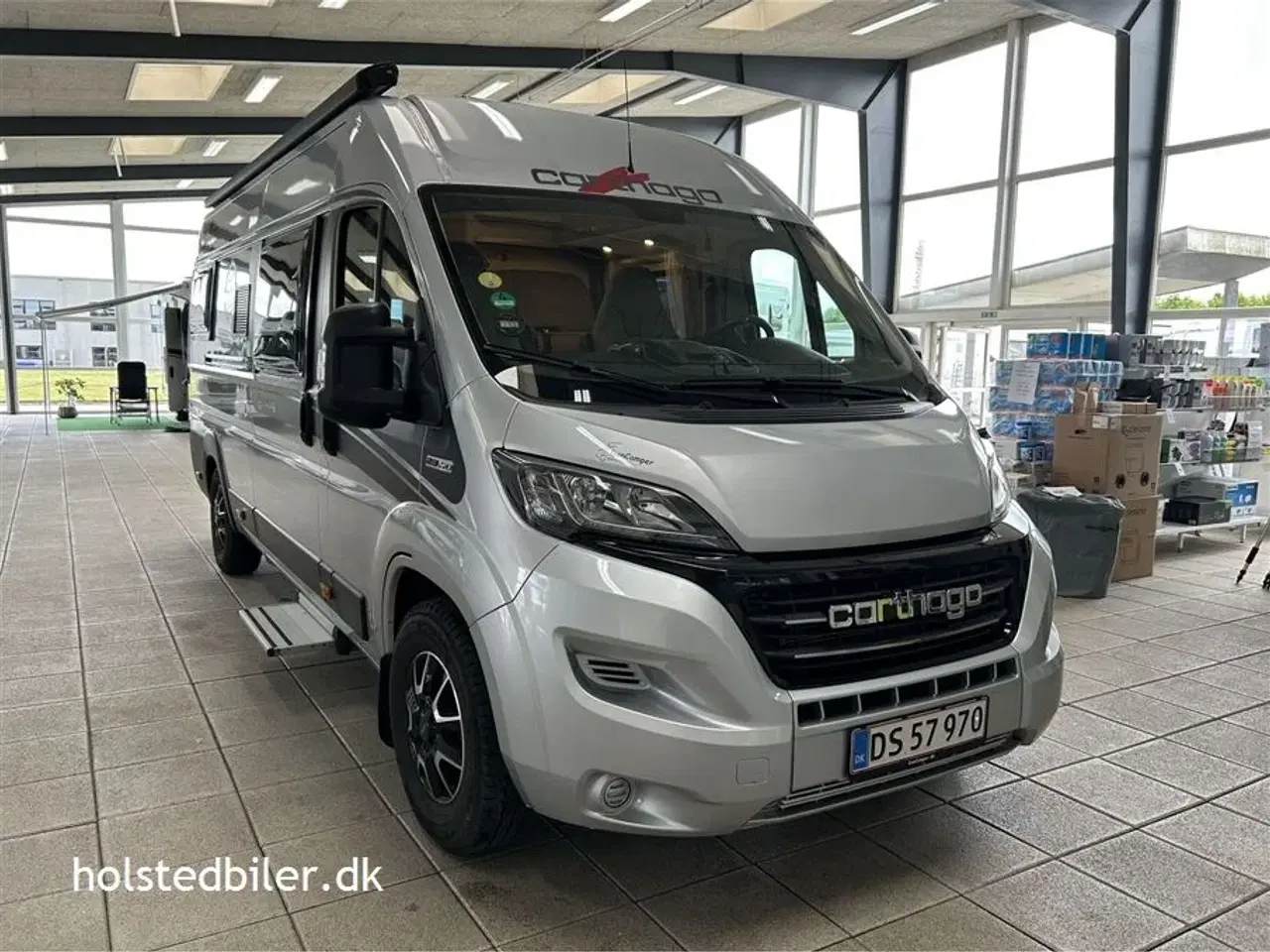 Billede 1 - 2021 - Carthago van 640 LE Chaming   Luksus van med enkeltsenge og automatgear