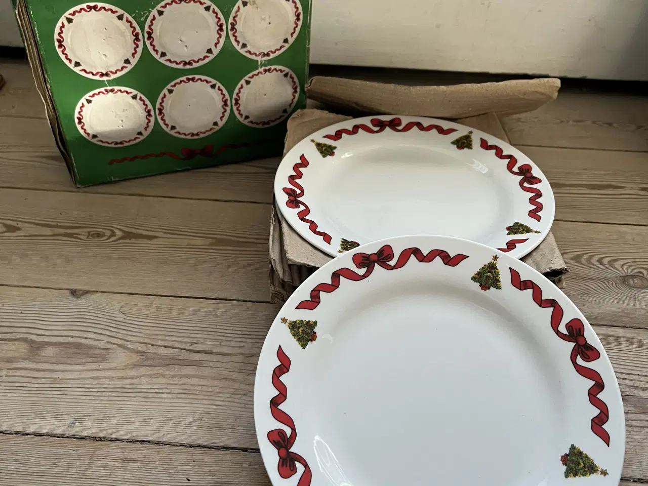 Billede 1 - Jule frokosttallerkner (eller kagetallerkner)