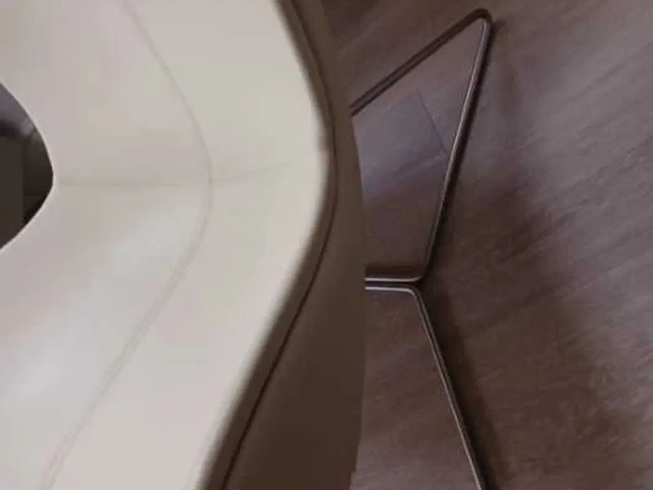 Billede 3 - Eksklusive Imola stole fra BoConcept hvid læder