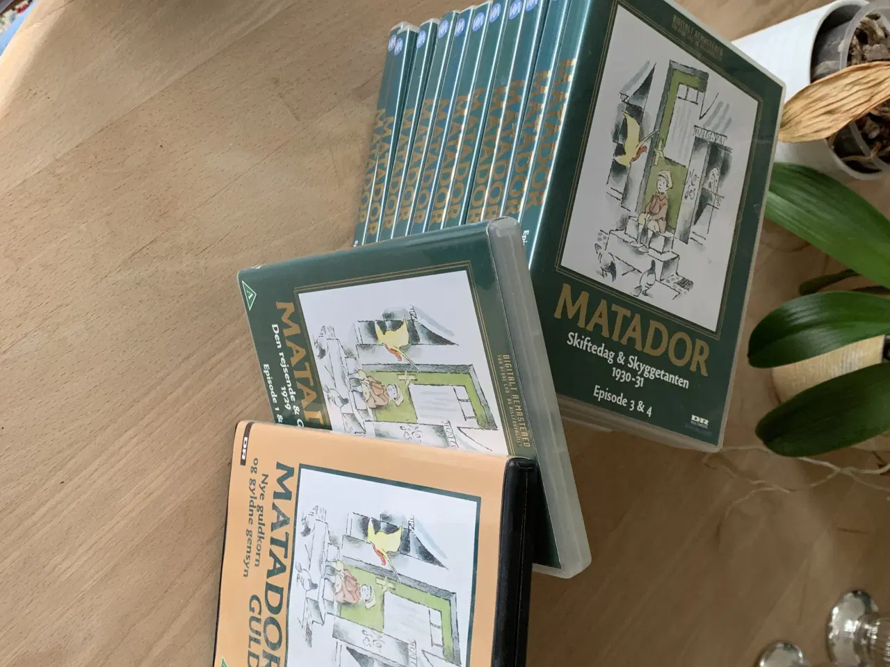 Billede 1 - Matador serien på DVD + en ekstra DVD med Guld
