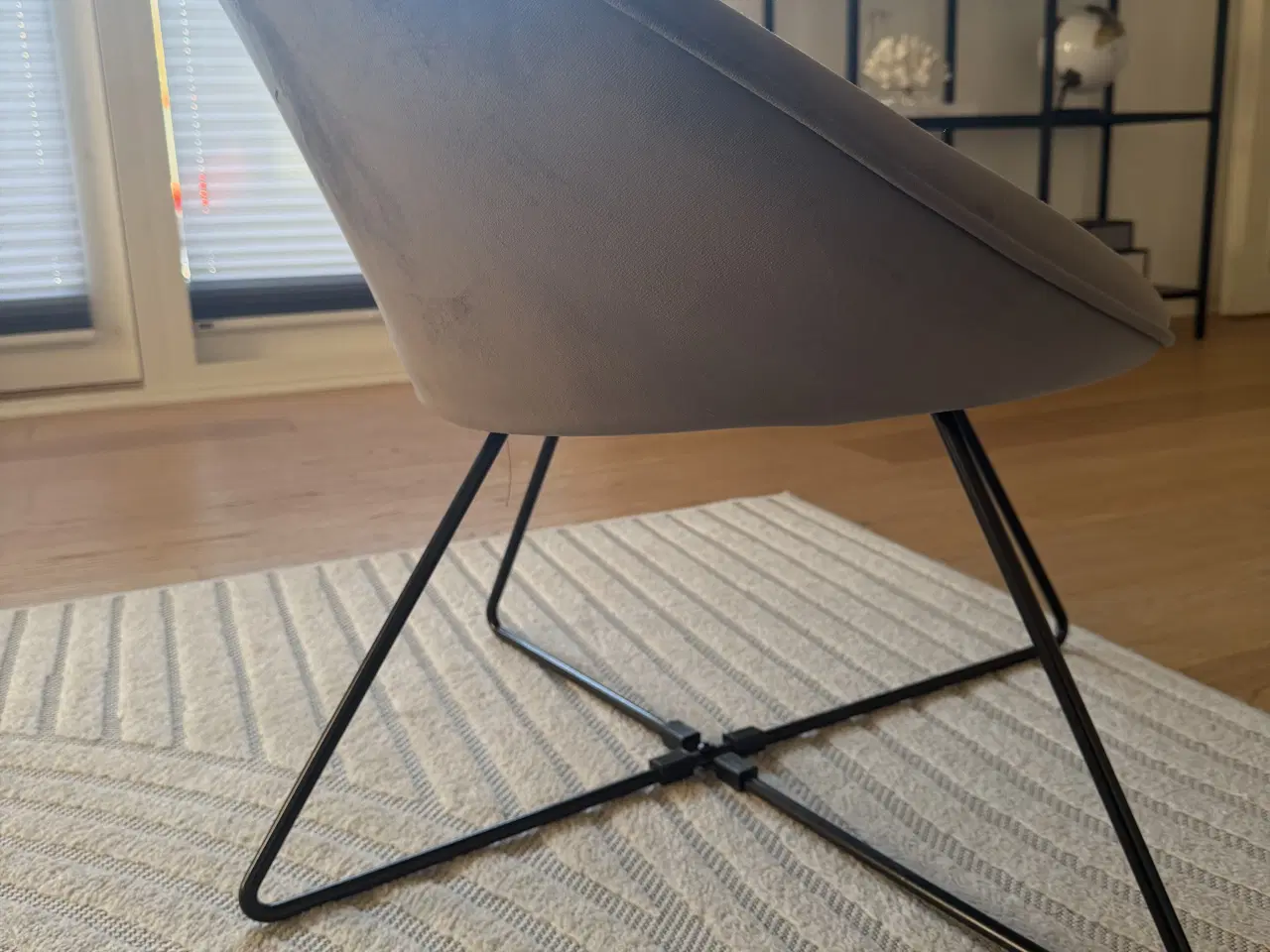 Billede 4 - Grå velour loungestol / lænestol 