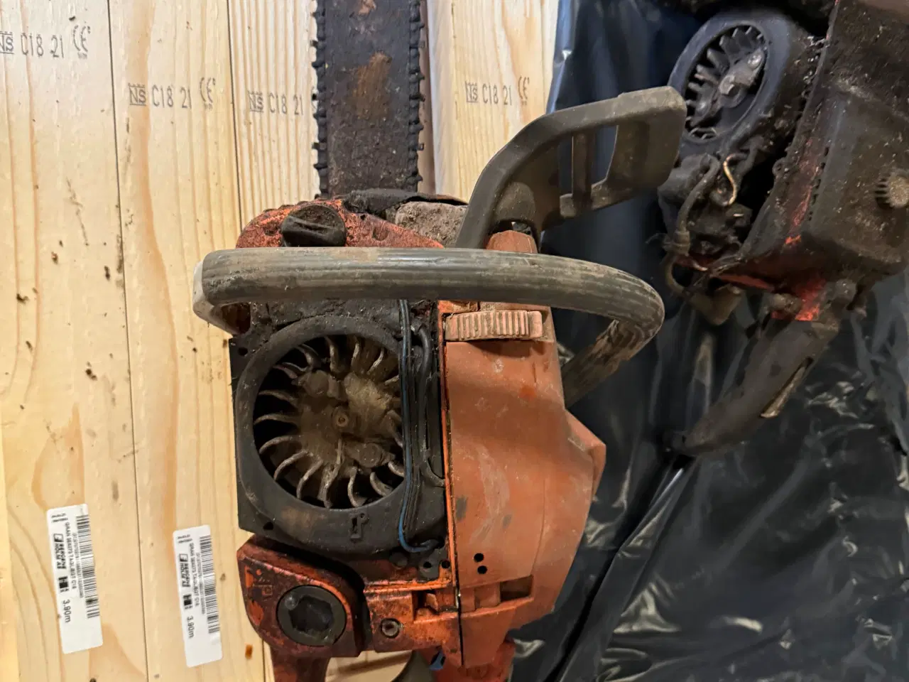 Billede 1 - Lod med motorsave