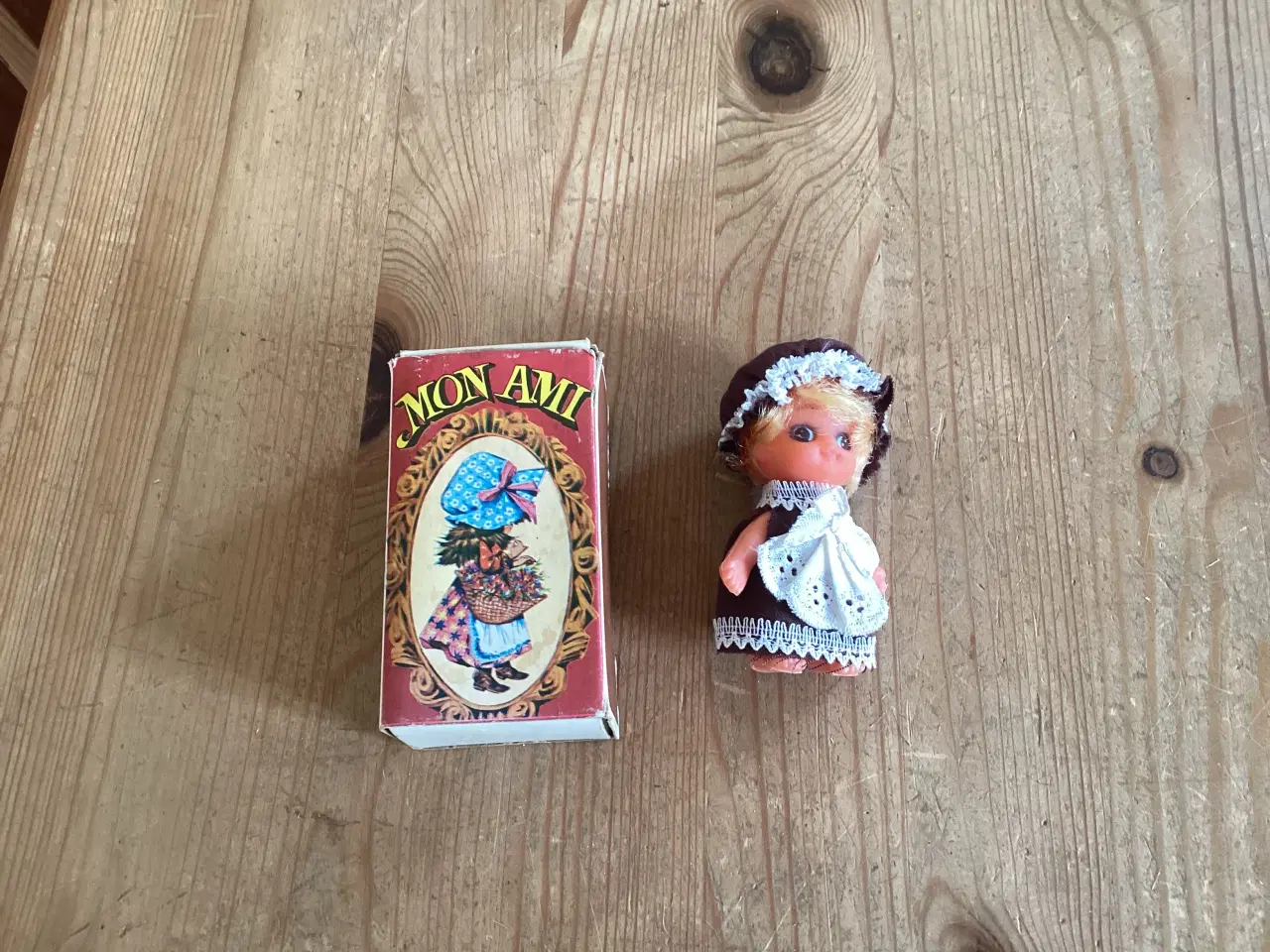 Billede 7 - Retro Dukker, Møbler, Sminke ting, Retro Klokke