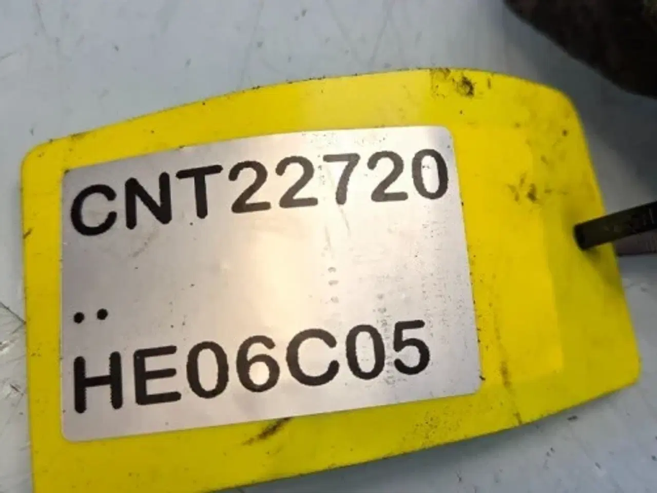 Billede 5 - John Deere  6068   Adapter Til Motoroliefilter   DZ122690