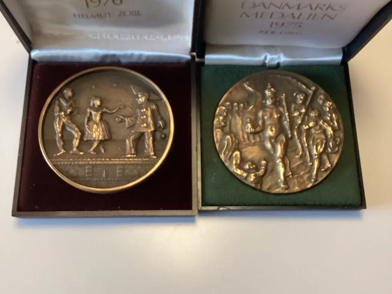 Billede 1 - Tivoli/Danmarks medaljen1976/75