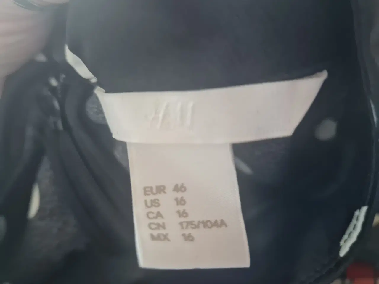 Billede 7 - Bluse lille str 46 H&M 