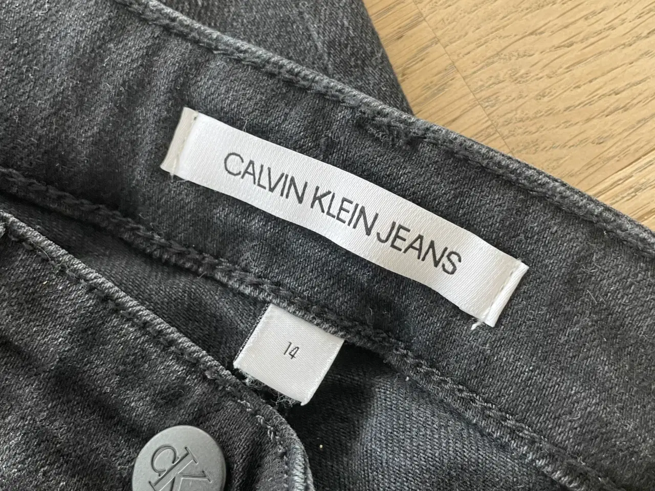Billede 3 - Ubrugt sorte Calvin Klein Jeans str. 14år