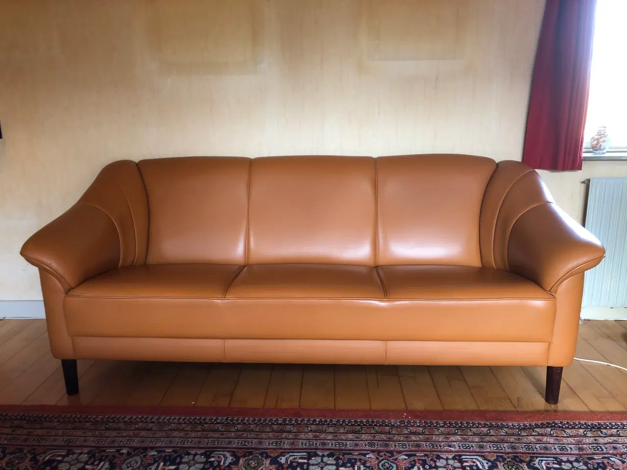 Billede 3 - Smuk cognacfarvet lædersofa