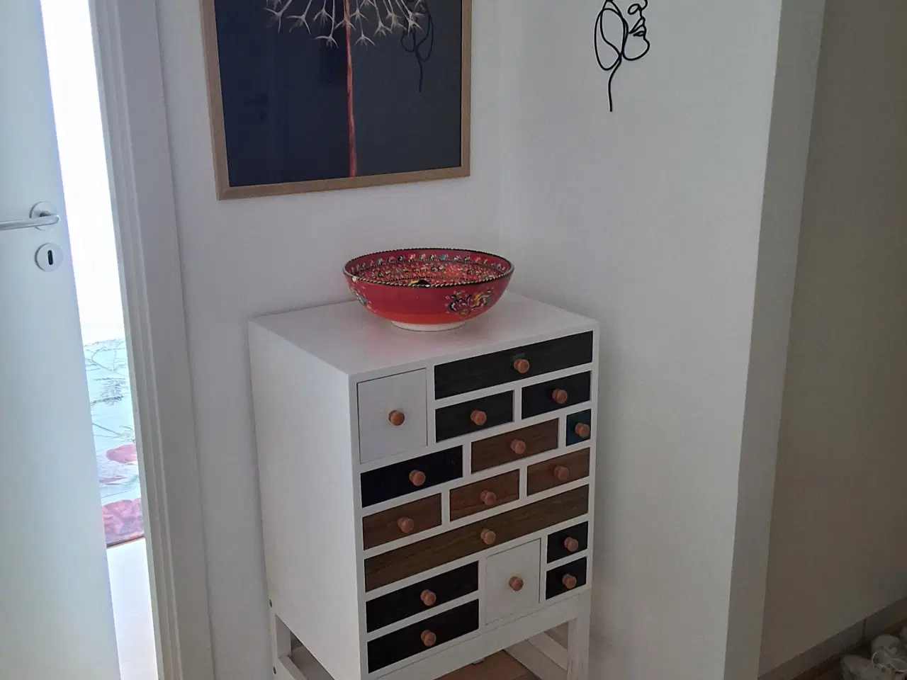 Billede 2 - Smuk og elegant kommode sælges