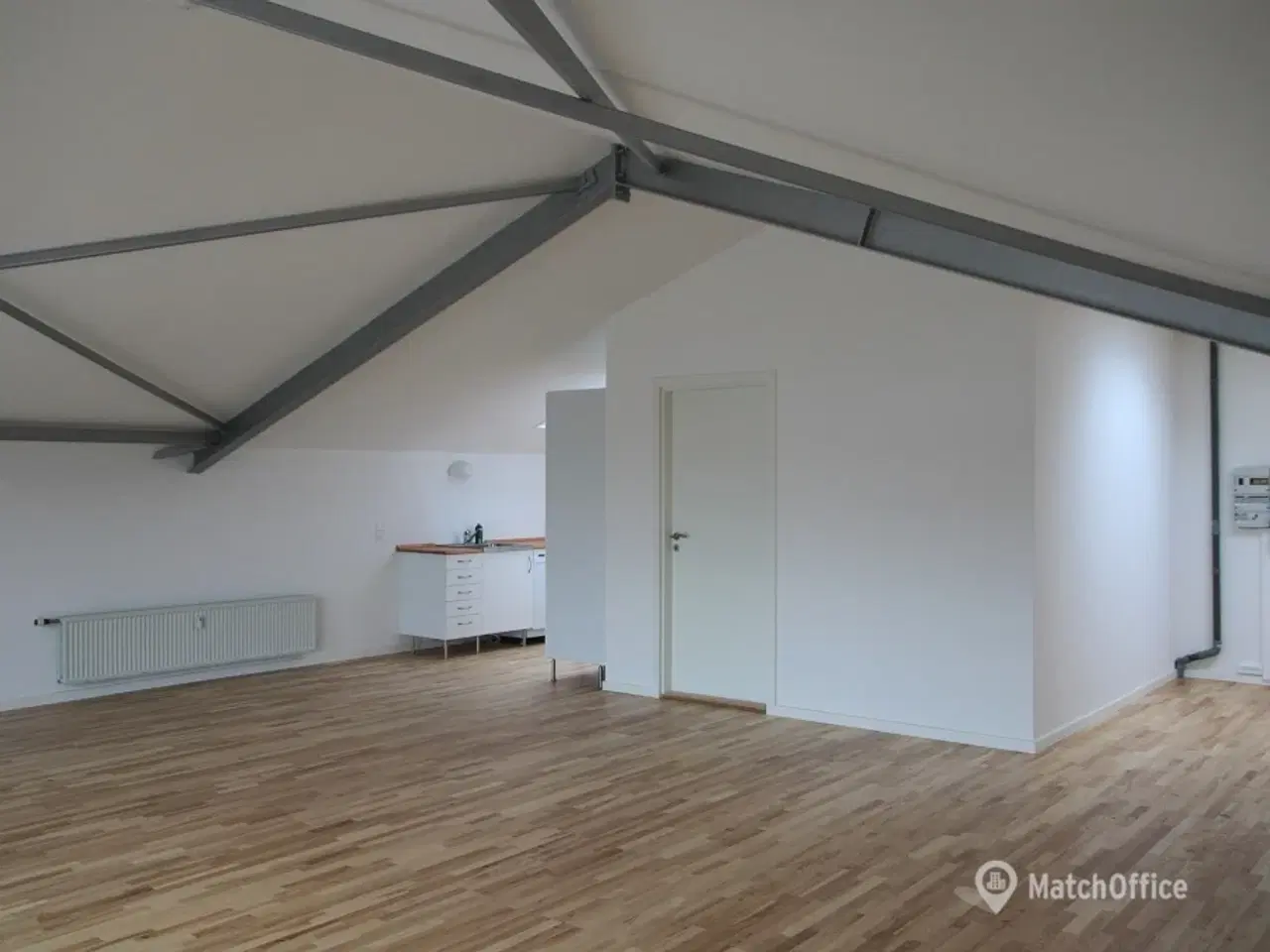 Billede 1 - Meget pænt loft kontorlokale