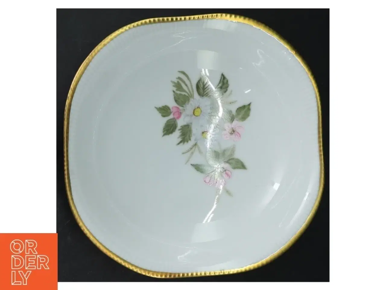 Billede 1 - Porcelænsskål med blomstermotiv fra K K (str. Ø 19 cm)
