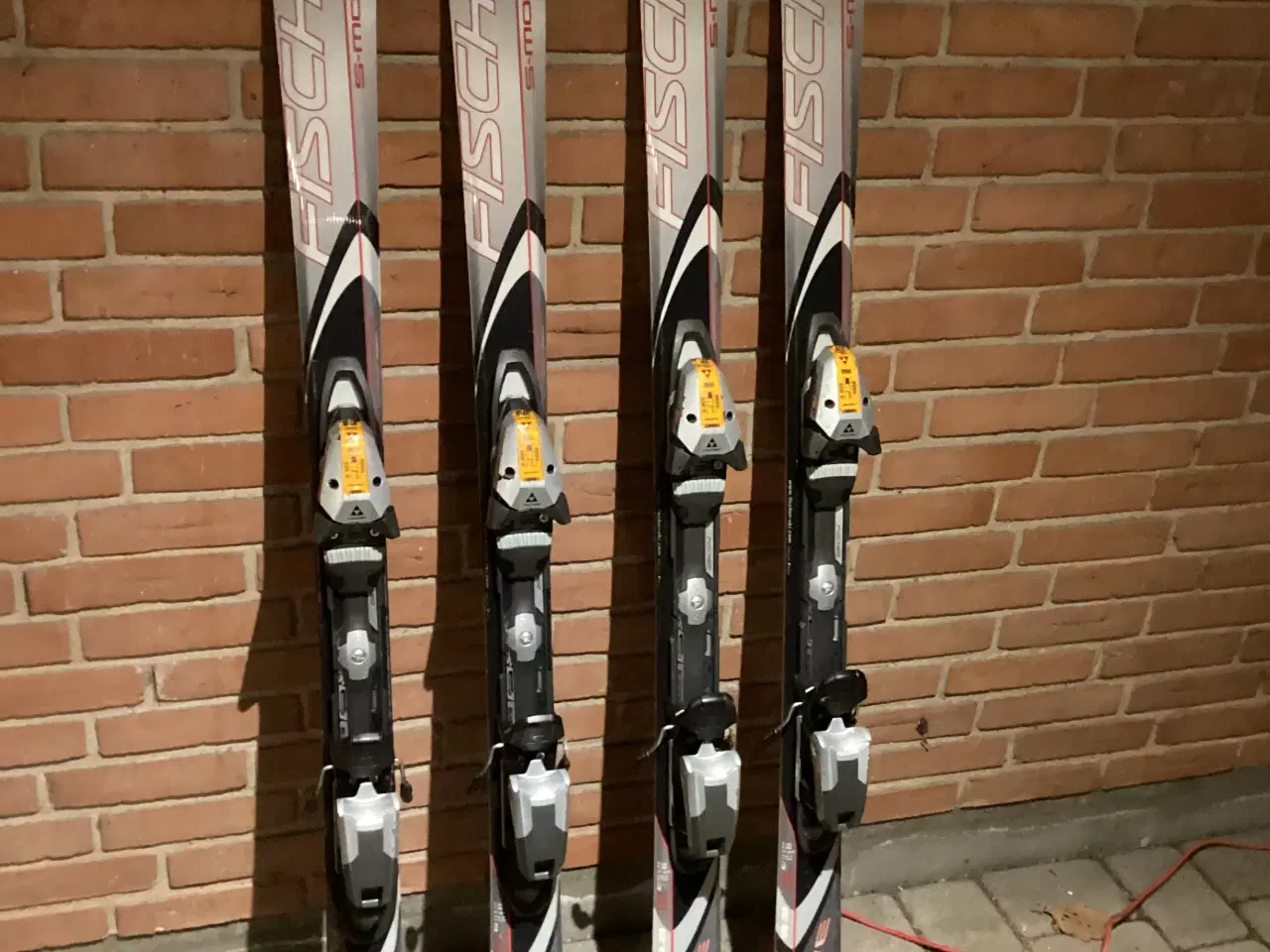 Billede 1 - Meget billigere end at leje. FISCHER Carvingski.