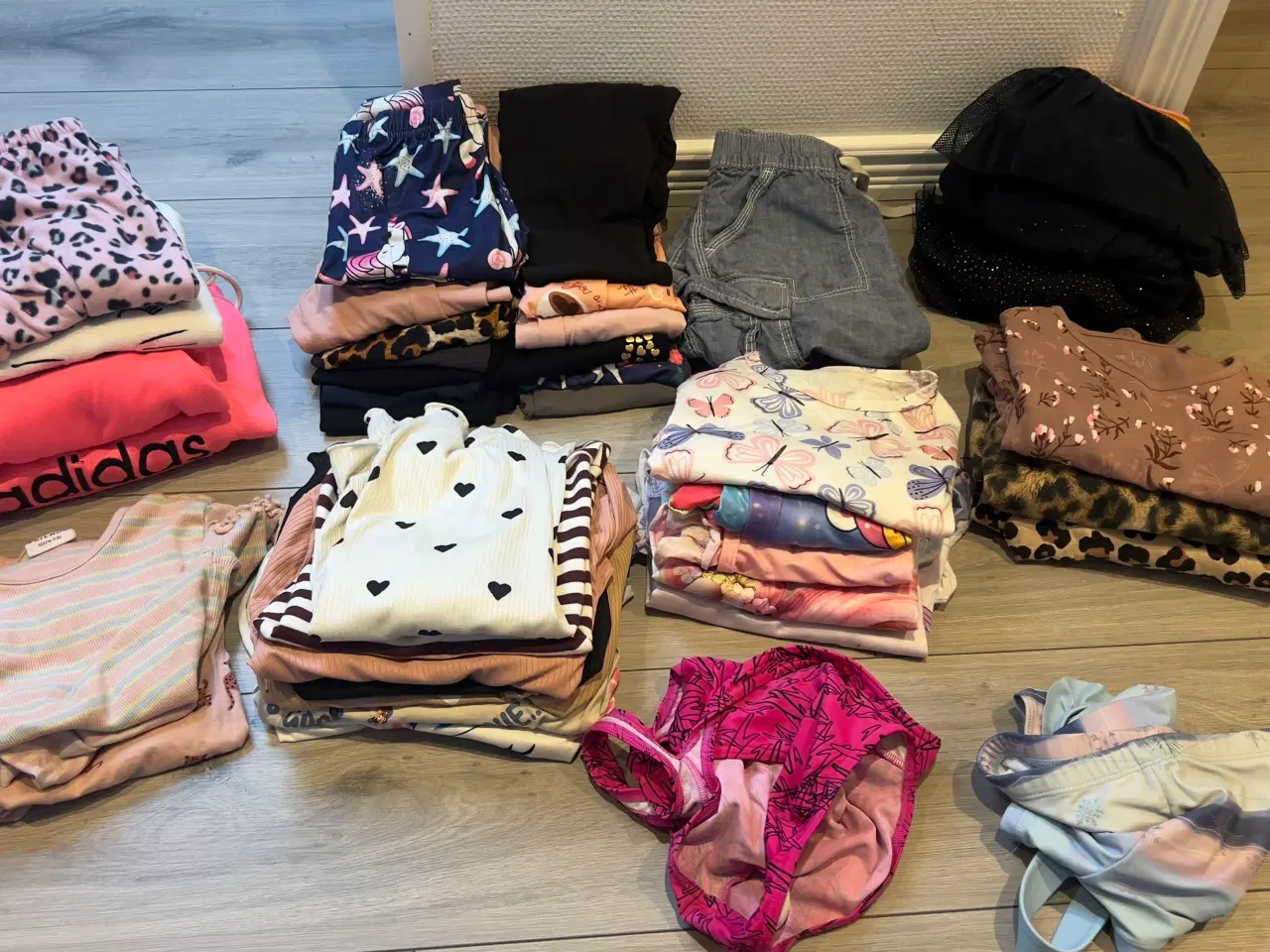 Billede 1 - Masse fint pigetøj 