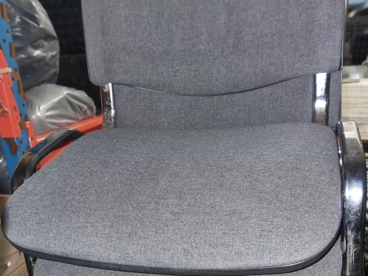 Billede 1 - Stabelstole med gråt betræk